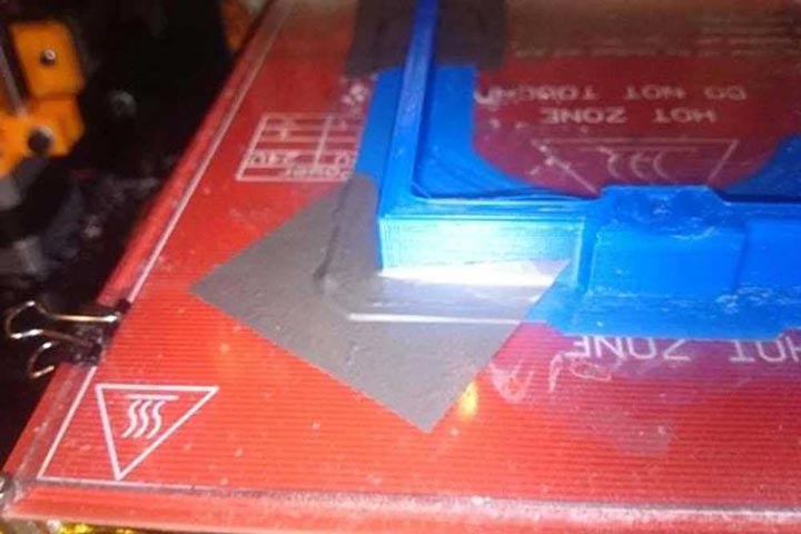 چسبندگی قطعه به بستر چاپیچسبندگی قطعه به بستر چاپی در پرینت سه بعدی در پرینت سه بعدی 